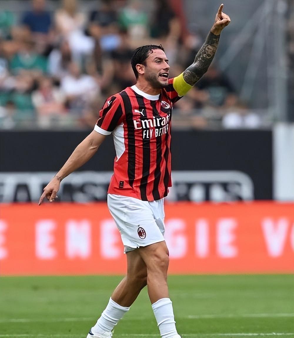 转会期体能课后,AC米兰官宣签约备战NBA常规赛,信心回归,训练强度明显提升的简单介绍 转会期体能课后,AC米兰官宣签约备战NBA常规赛,信心回归,训练强度明显提升的简单介绍