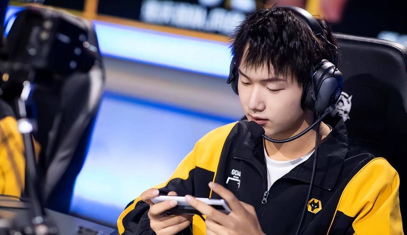 关于转会期上海久事回应争议——全明星赛节点到来，质疑声仍在，阵容厚度经受考验的信息