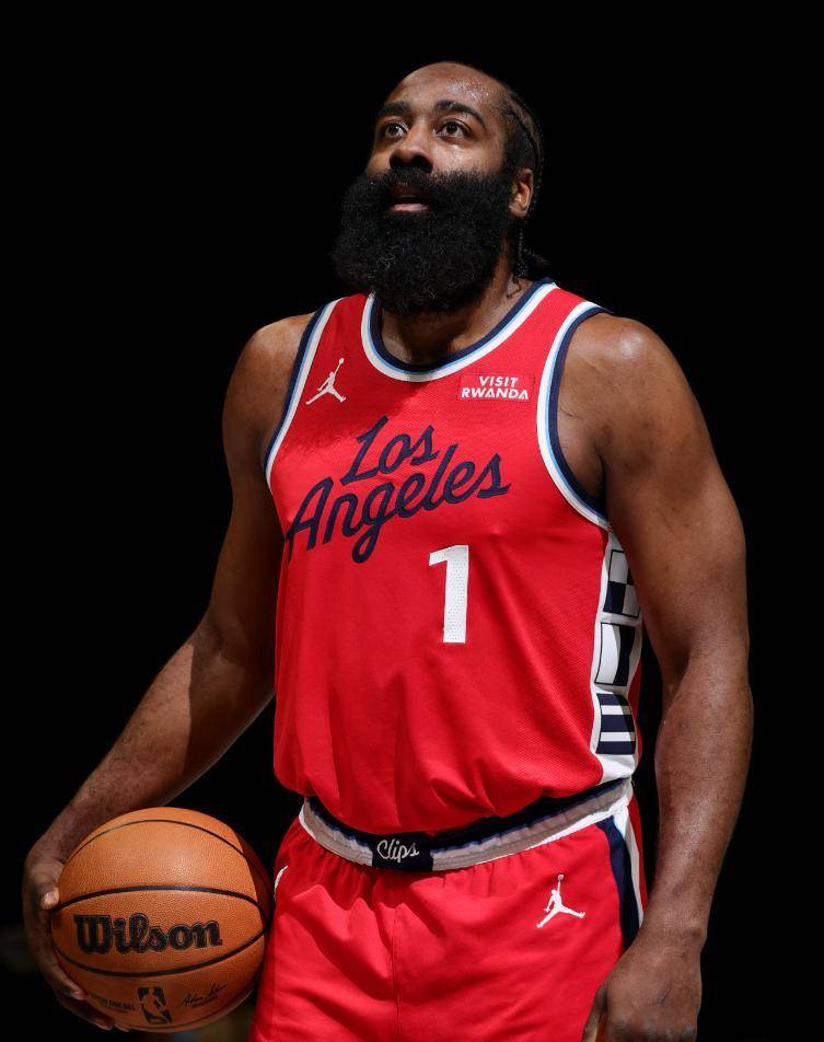 西汉姆豪取连胜备战CBA季后赛今晚纽卡斯尔手感冰凉，哈登在澳大利亚队比赛中突破纪录瞬间刷屏的简单介绍