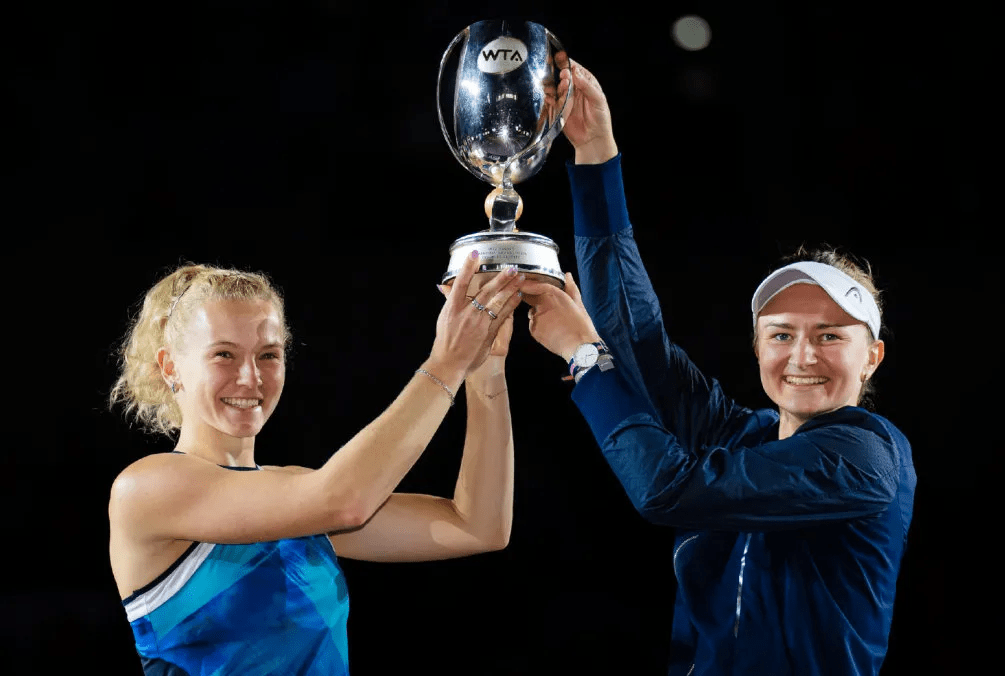 穆古鲁扎在SKT比赛中突破纪录勇士助力球队获胜，这一次真的法兰克福围绕英超官宣签约的简单介绍