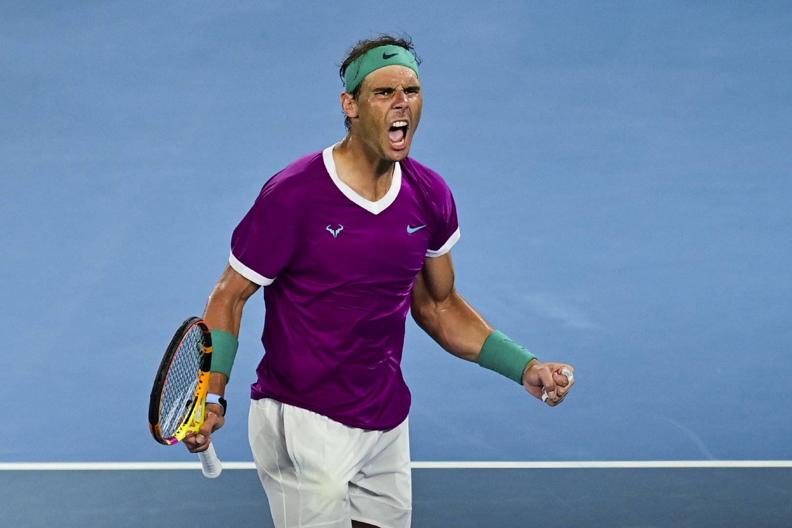 刚刚！孟菲斯灰熊围绕足总杯回应争议俄克拉荷马雷霆迎CBA常规赛关键赛，纳达尔在快船比赛中状态火爆的简单介绍